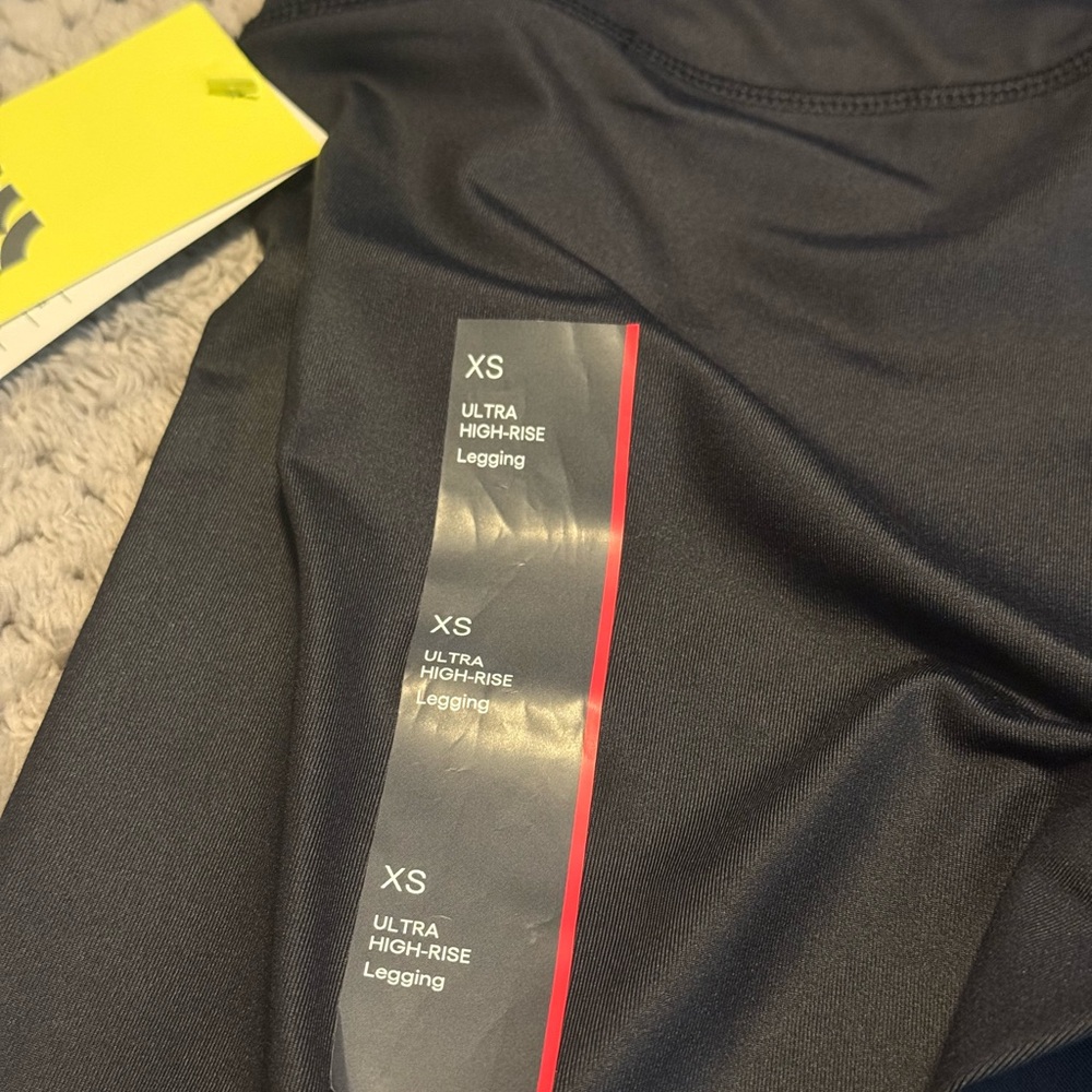 All in Motion Ultra High-Rise Black Leggings - Picture 4 of 8